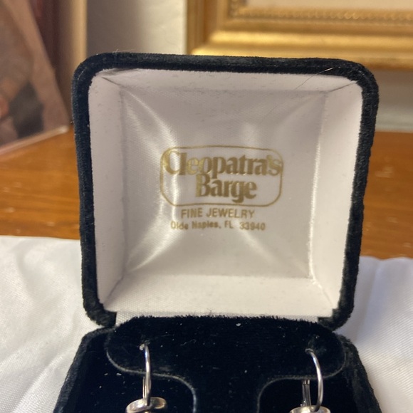 Diamond earrings - Picture 2 of 3